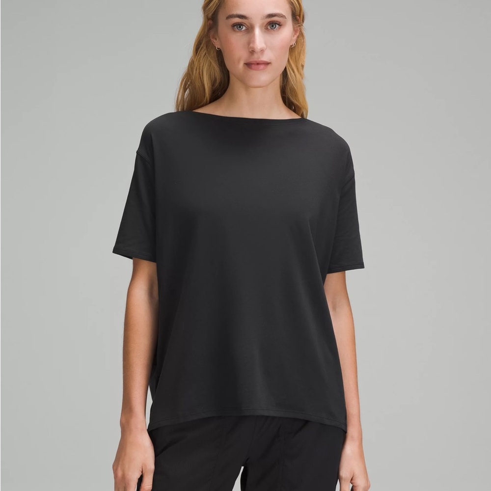 BACK IN ACTION SHORT SLEEVE SHIRT Black Size: 18